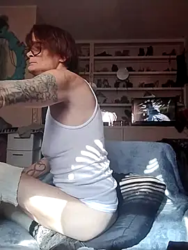 Snapshot of ivylee31 chatting on 11-10-25, 06:18 ivylee31 online show from 11-10-25, 06:18