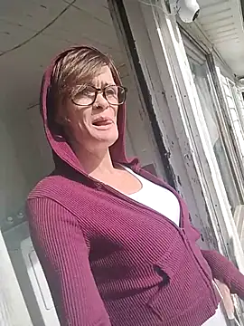 Snapshot of ivylee31 chatting on 11-28-25, 05:48 ivylee31 online show from 11-28-25, 05:48