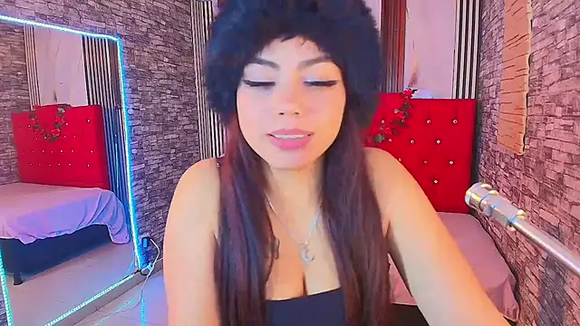 Snapshot of maribelsex303av chatting on 11-14-25, 03:33 maribelsex303av online show from 11-14-25, 03:33