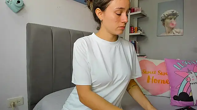 naughtyloverss online show from 06-11-26, 03:43