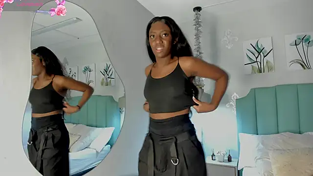 Snapshot of Khenta_Michells chatting on 02-10-25, 04:58 Khenta Michells online show from 02-10-25, 04:58