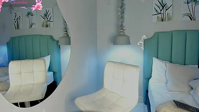 Snapshot of Khenta_Michells chatting on 02-12-25, 01:37 Khenta Michells online show from 02-12-25, 01:37