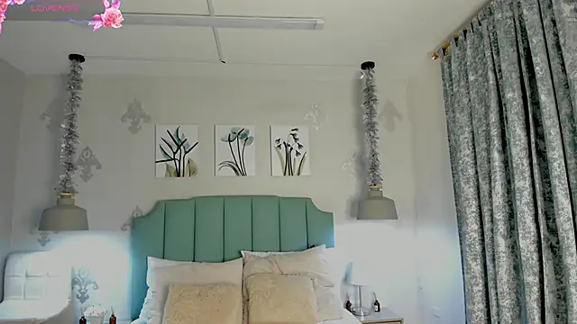 Snapshot of Khenta_Michells chatting on 02-17-25, 04:37 Khenta Michells online show from 02-17-25, 04:37