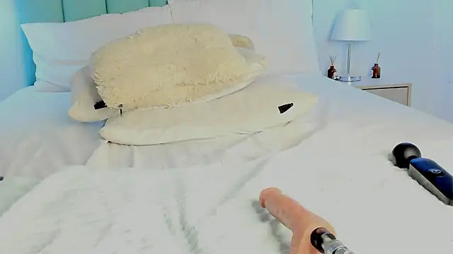 Snapshot of Khenta_Michells chatting on 02-27-25, 01:17 Khenta Michells online show from 02-27-25, 01:17