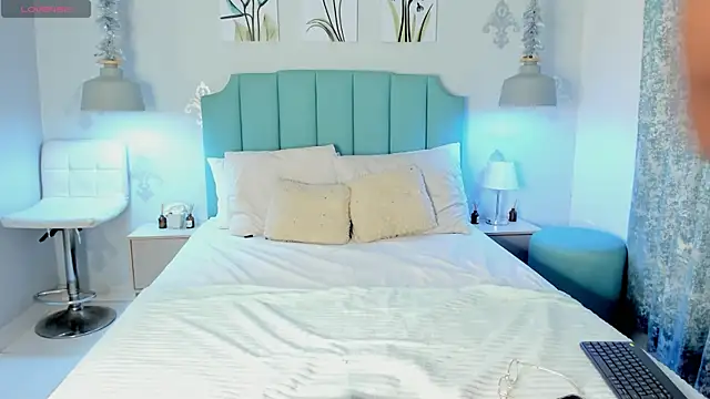 Snapshot of Khenta_Michells chatting on 03-02-25, 01:49 Khenta Michells online show from 03-02-25, 01:49