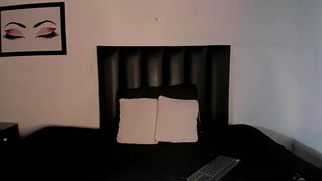 Snapshot of Khenta_Michells chatting on 11-25-25, 10:37 Khenta Michells online show from 11-25-25, 10:37