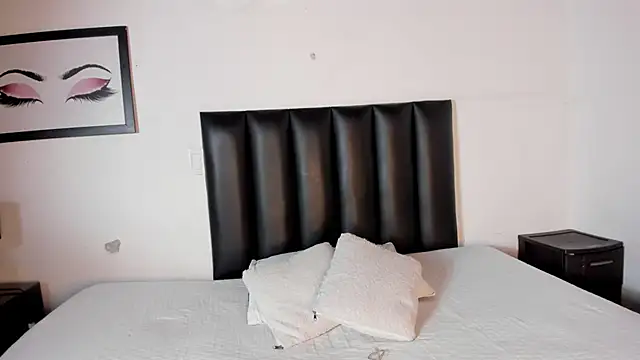 Snapshot of Khenta_Michells chatting on 11-30-25, 11:25 Khenta Michells online show from 11-30-25, 11:25