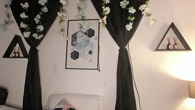 Khenta Michells online show from 04-06-26, 10:27