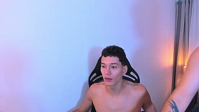 Snapshot of Party_guyssex chatting on 03-18-25, 04:15 Party guyssex online show from 03-18-25, 04:15