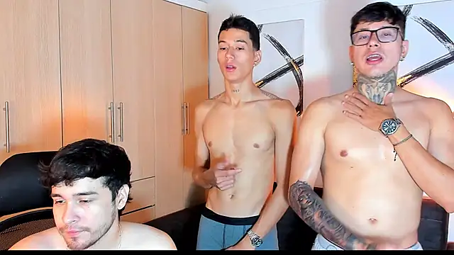 Snapshot of Party_guyssex chatting on 03-19-25, 01:18 Party guyssex online show from 03-19-25, 01:18