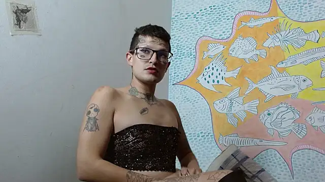 Snapshot of Party_trans chatting on 02-14-25, 12:19 Party trans online show from 02-14-25, 12:19