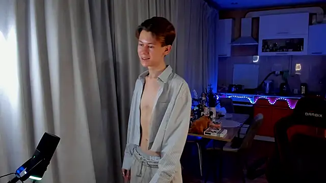 Snapshot of AndrewwCarter2 chatting on 02-08-25, 06:12 AndrewwCarter2 online show from 02-08-25, 06:12