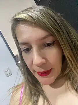 gwen ashly online show from 04-18-26, 09:59