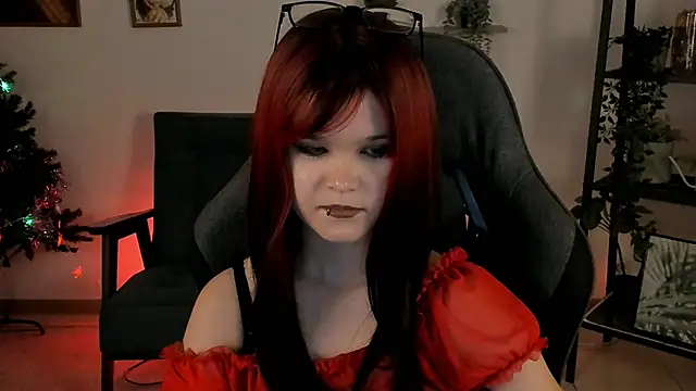 Elainebeness online show from 12-29-24, 01:24