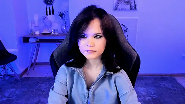 Elainebeness online show from 02-25-25, 07:47