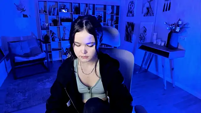 Elainebeness online show from 10-15-25, 07:25