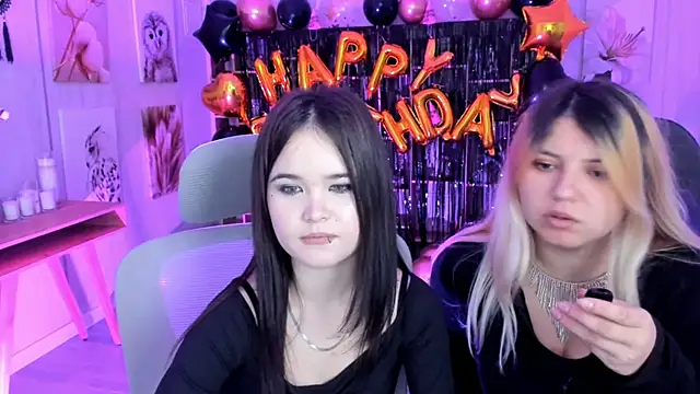 Elainebeness online show from 10-19-25, 08:31