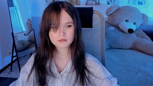 Elainebeness online show from 03-22-26, 03:59