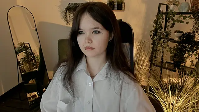 Elainebeness online show from 04-19-26, 10:56