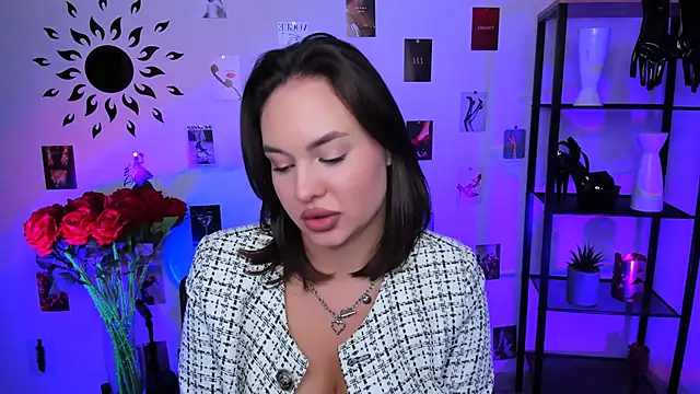 Snapshot of JaneWyatt chatting on 03-06-25, 10:41 JaneWyatt online show from 03-06-25, 10:41