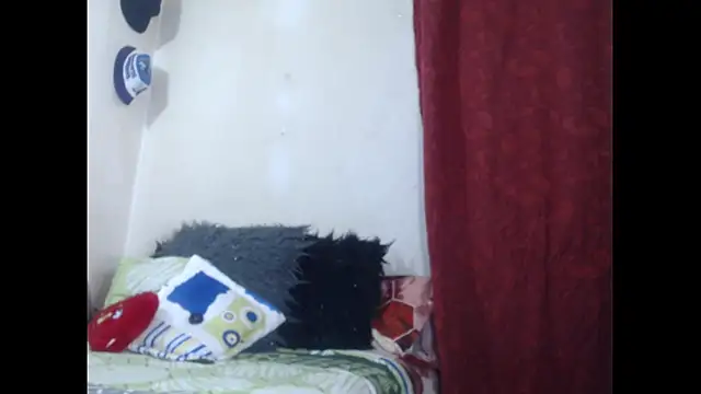 Snapshot of lorenitha_20 chatting on 07-26-26, 03:58 lorenitha 20 online show from 07-26-26, 03:58