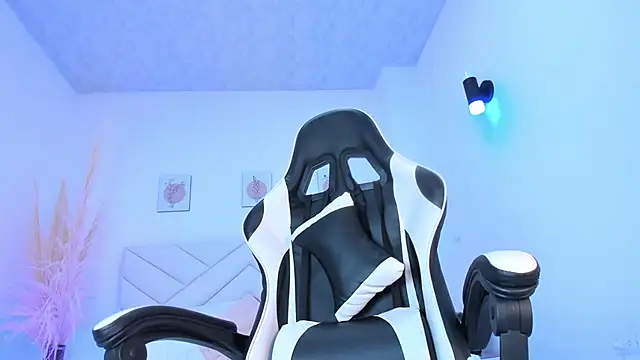 Brittany cute18 online show from 02-05-25, 11:12