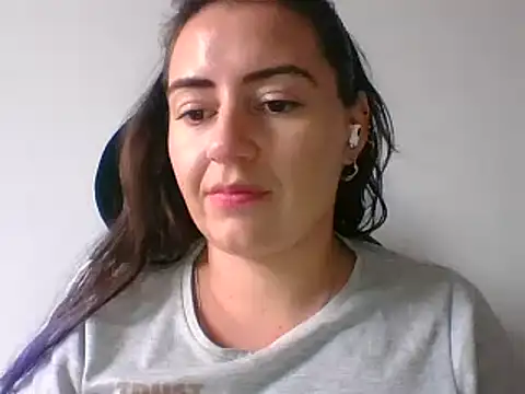 Snapshot of _karlie_kloss_ chatting on 01-20-25, 10:04 karlie kloss online show from 01-20-25, 10:04