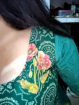 Snapshot of cutepragya2 chatting on 05-05-26, 09:17 cutepragya2 online show from 05-05-26, 09:17