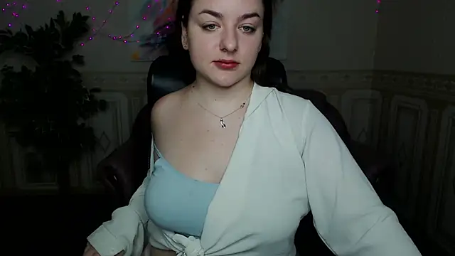 Snapshot of Helen_Elliot chatting on 12-20-24, 07:01 Helen Elliot online show from 12-20-24, 07:01