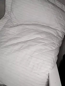 Snapshot of fofinhaa12 chatting on 03-19-25, 05:17 fofinhaa12 online show from 03-19-25, 05:17