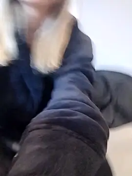 Snapshot of fofinhaa12 chatting on 09-19-25, 01:34 fofinhaa12 online show from 09-19-25, 01:34