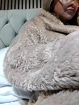 Snapshot of fofinhaa12 chatting on 11-07-25, 02:39 fofinhaa12 online show from 11-07-25, 02:39