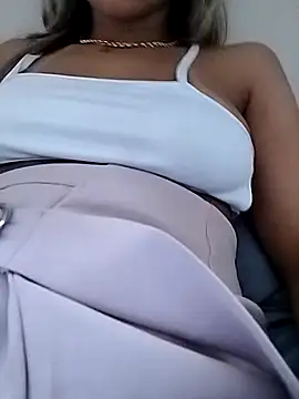 fofinhaa12 online show from 03-25-26, 05:52