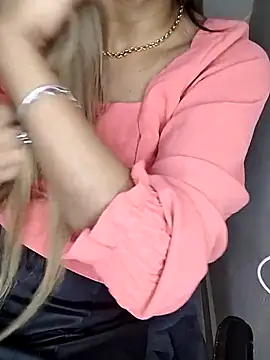 fofinhaa12 online show from 04-24-26, 02:14