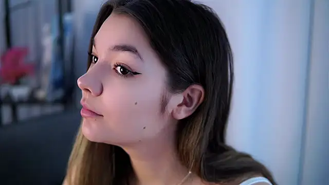 VeronaAppleberry online show from 04-15-26, 03:13