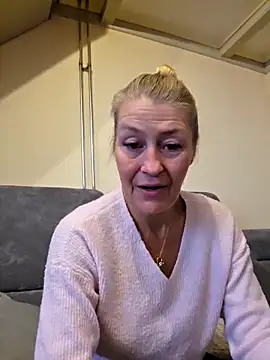 Snapshot of lisalustjouw chatting on 11-20-25, 10:15 lisalustjouw online show from 11-20-25, 10:15