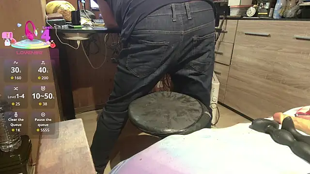 misteryman1956 online show from 04-17-26, 04:54