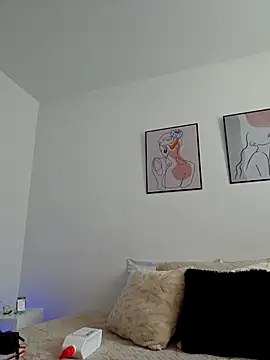 VictoriaEvaans  online show from 09-21-25, 05:14