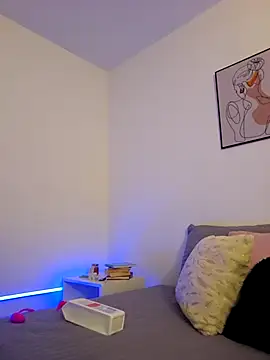 VictoriaEvaans  online show from 10-15-25, 11:16