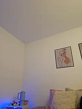 VictoriaEvaans  online show from 10-27-25, 10:47