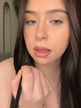 Snapshot of _SweetCandyy chatting on 11-14-25, 07:45 SweetCandyy online show from 11-14-25, 07:45