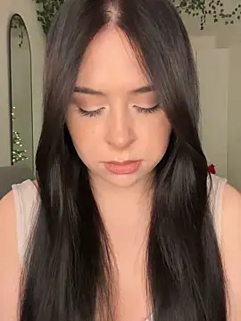 Snapshot of _SweetCandyy chatting on 12-17-25, 08:26 SweetCandyy online show from 12-17-25, 08:26