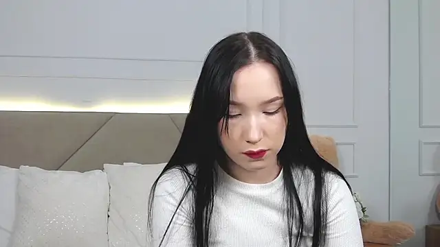 LeilaLow online show from 01-06-25, 12:02