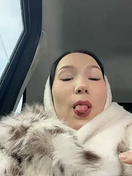 LeilaLow online show from 02-16-25, 11:59