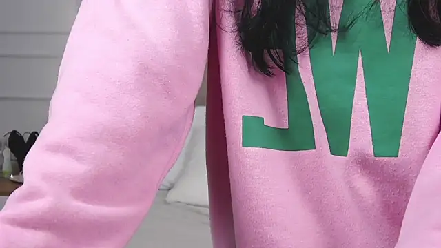 LeilaLow online show from 02-26-25, 11:09