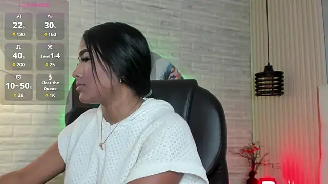 nicole  parker1 online show from 03-15-25, 12:13