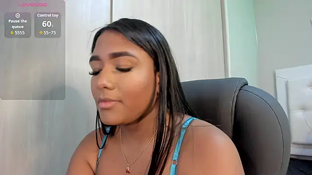 Snapshot of nicole__parker1 chatting on 03-04-26, 01:17 nicole parker1 online show from 03-04-26, 01:17