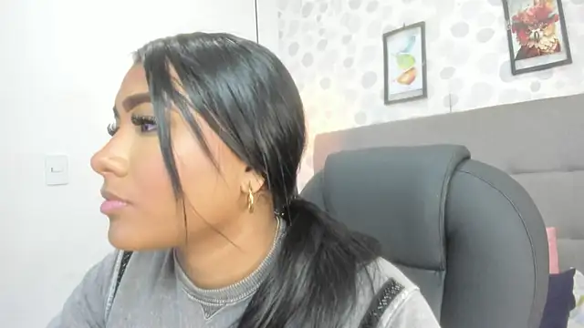 Snapshot of nicole__parker1 chatting on 03-25-26, 12:55 nicole parker1 online show from 03-25-26, 12:55