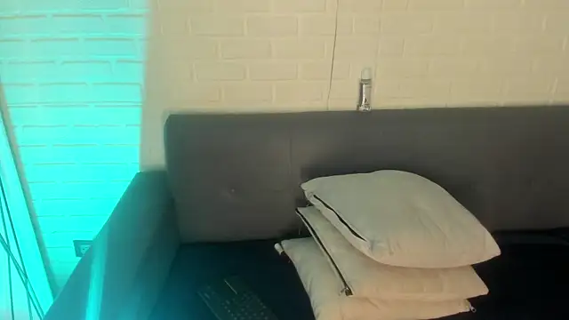 karina gomez 18 online show from 09-15-25, 11:21