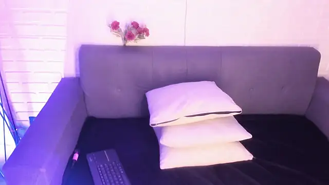 karina gomez 18 online show from 11-08-25, 11:32